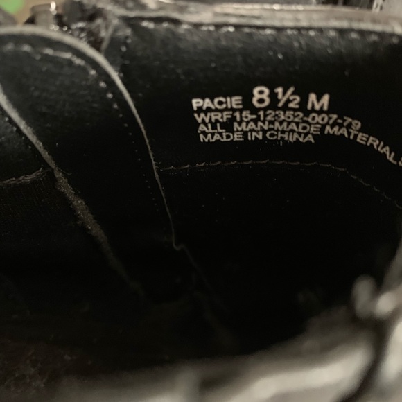 New 8.5 Booties - Picture 2 of 3